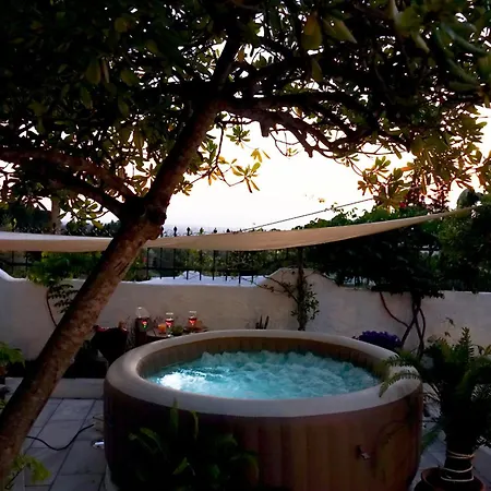 Sea View Gem Steps To Zia Square Hot Tub *